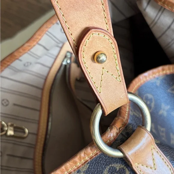 Louis Vuitton Monogram Messenger Bag